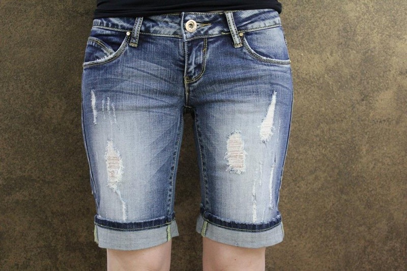How To Make Fashionable Shorts From Old Jeans?