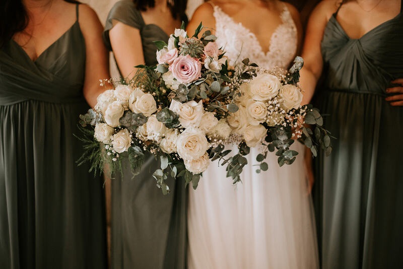 Bridal bouquets for spring wedding