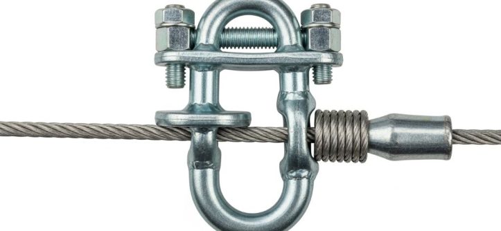 Correctly installed U-bolt cable clamp on wire rope showing saddle on live side and proper orientation for secure rigging