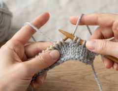 Beginner knitting with one needle step by step